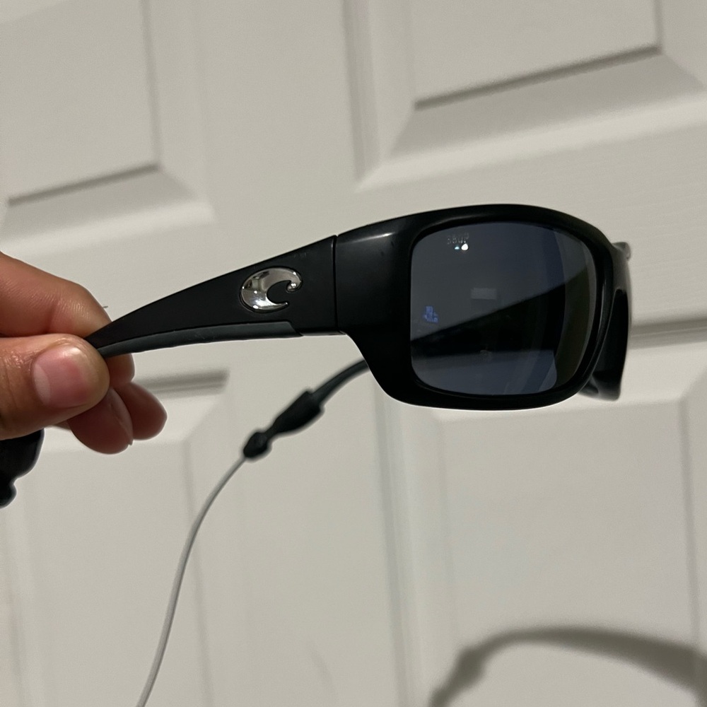 Costa “Fantail” Sunglasses - Picture 2 of 3